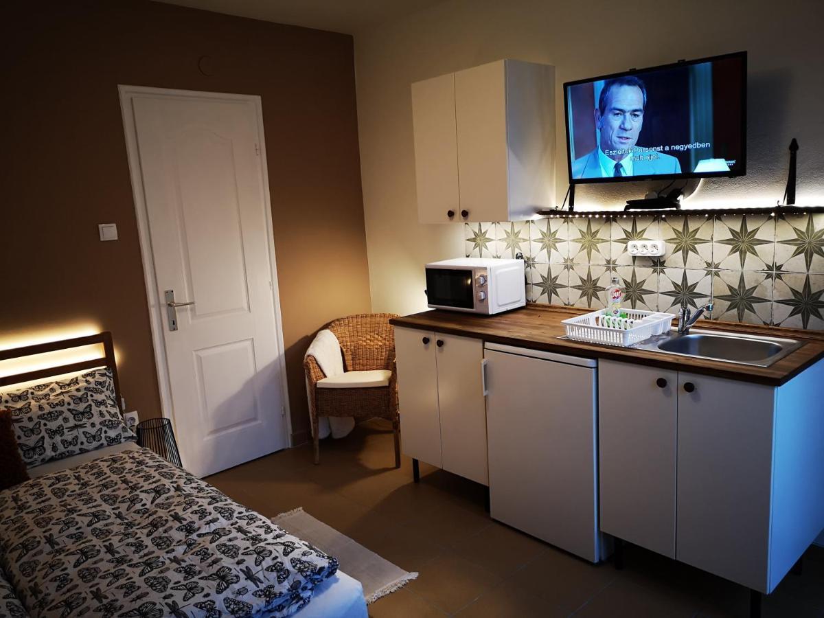 Gyoengyszem Vendeghaz Hotel เอ็กเกอร์ ภายนอก รูปภาพ